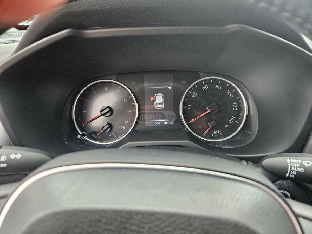 Toyota XLE Premium 4dr All-Wheel Driv — миниатюра 8