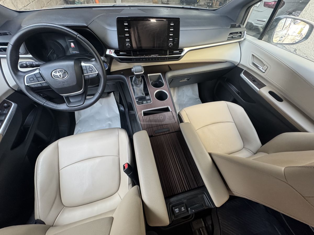 Toyota XLE 8 Passenger 4dr Front-Whee — миниатюра 10