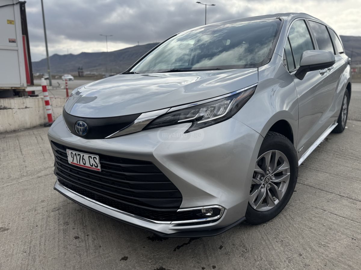 Toyota XLE 8 Passenger 4dr Front-Whee — миниатюра 2