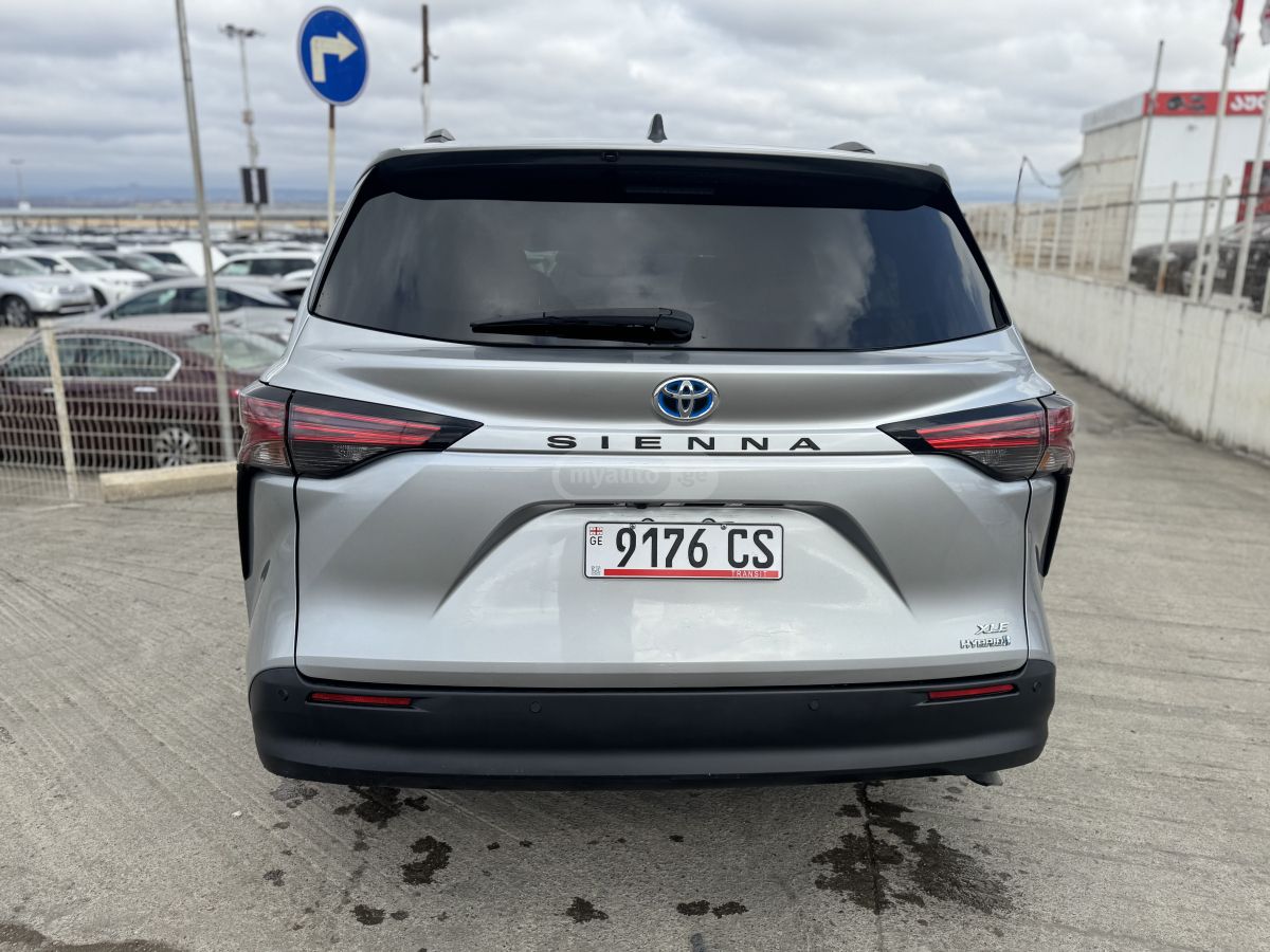 Toyota XLE 8 Passenger 4dr Front-Whee — миниатюра 5