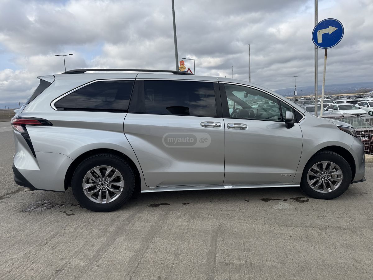 Toyota XLE 8 Passenger 4dr Front-Whee — миниатюра 7