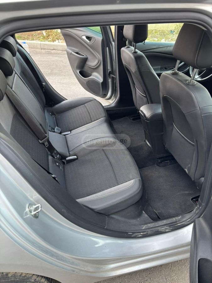 Opel Astra - фото 10