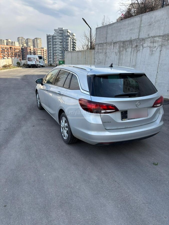 Opel Astra - фото 2