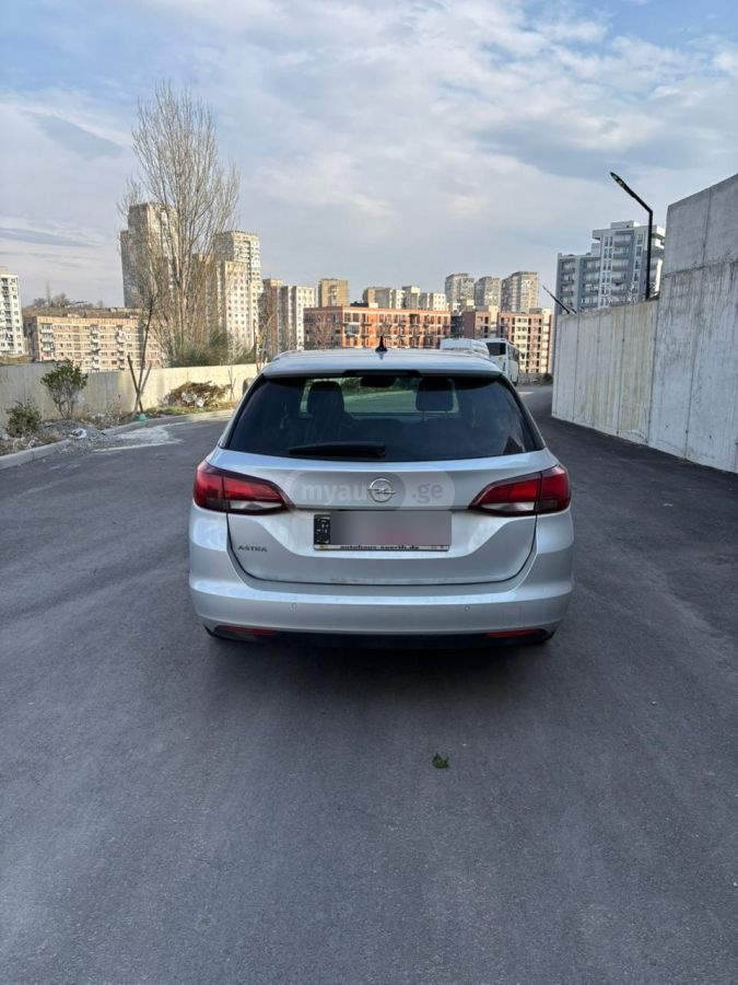 Opel Astra - фото 3