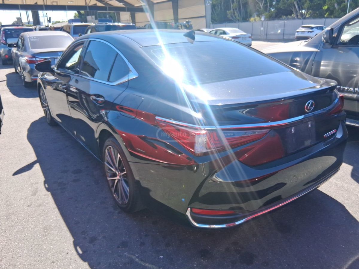 Lexus ES 300 - фото 3