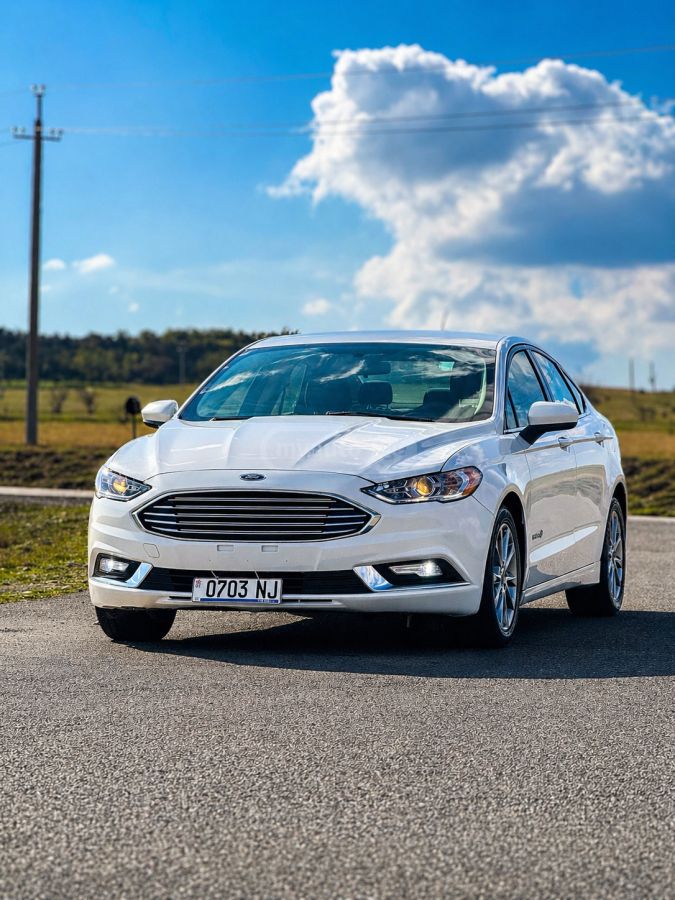 Ford Fusion - фото 1
