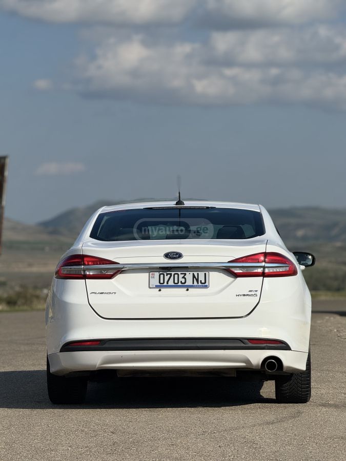 Ford Fusion - фото 2