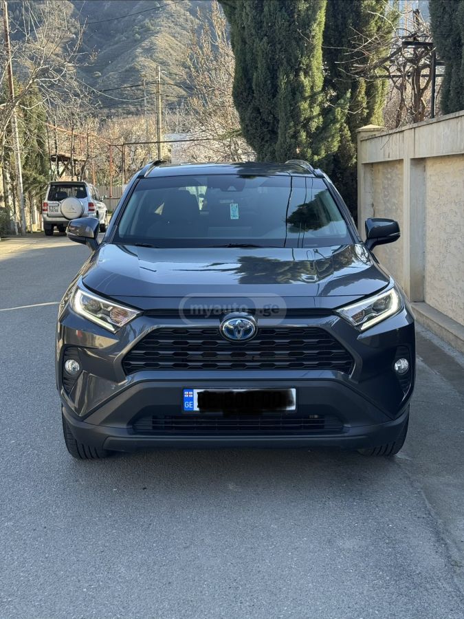 Toyota RAV 4 - фото 1