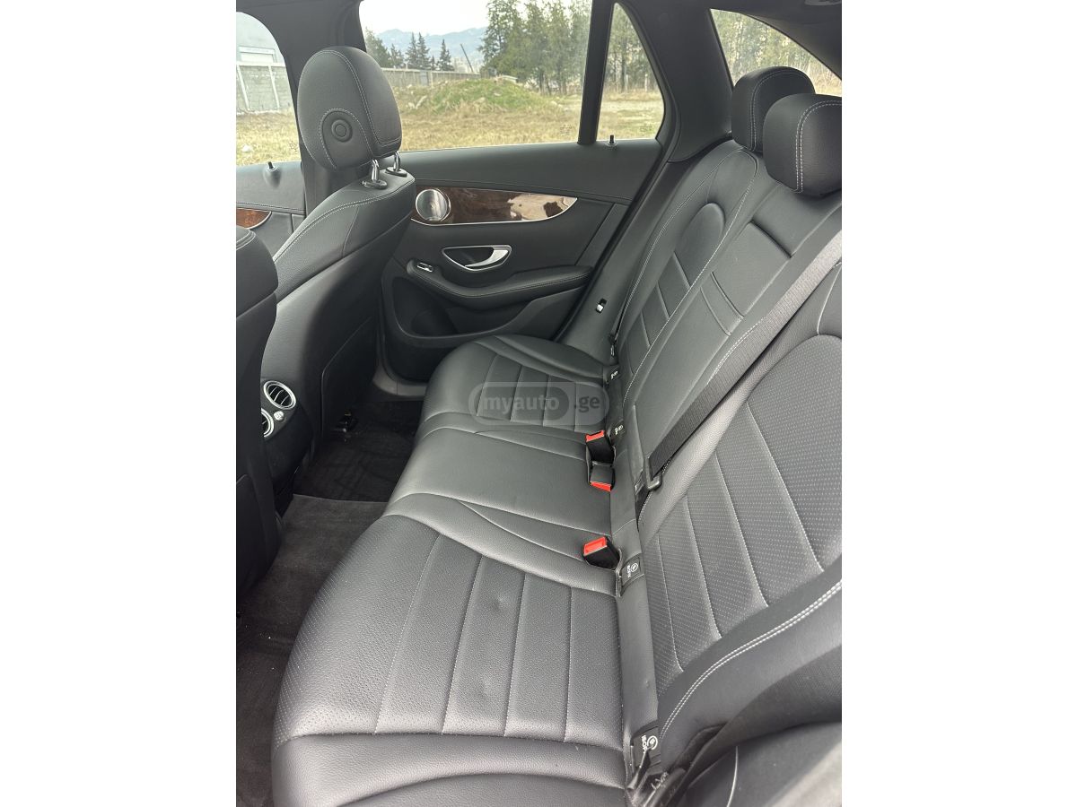 Mercedes-Benz GLC 300 - фото 12