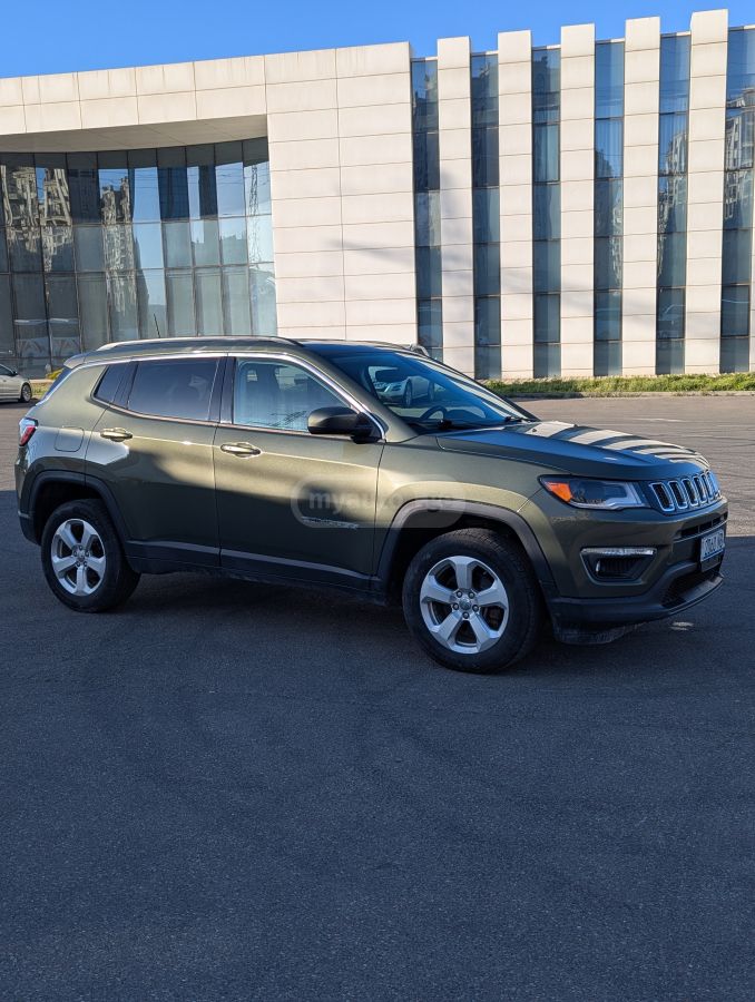 Jeep Compass - фото 1