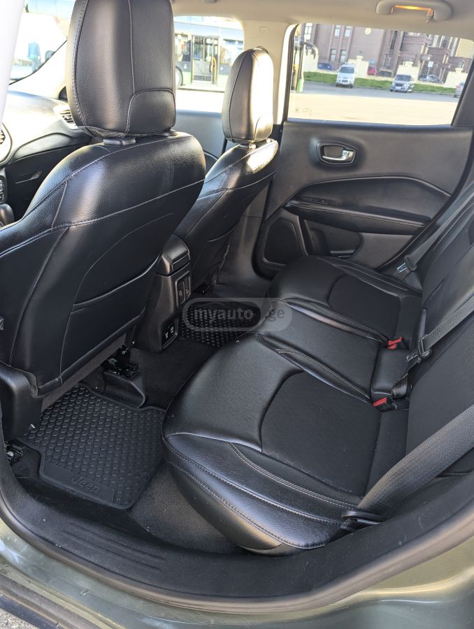 Jeep Compass - фото 8