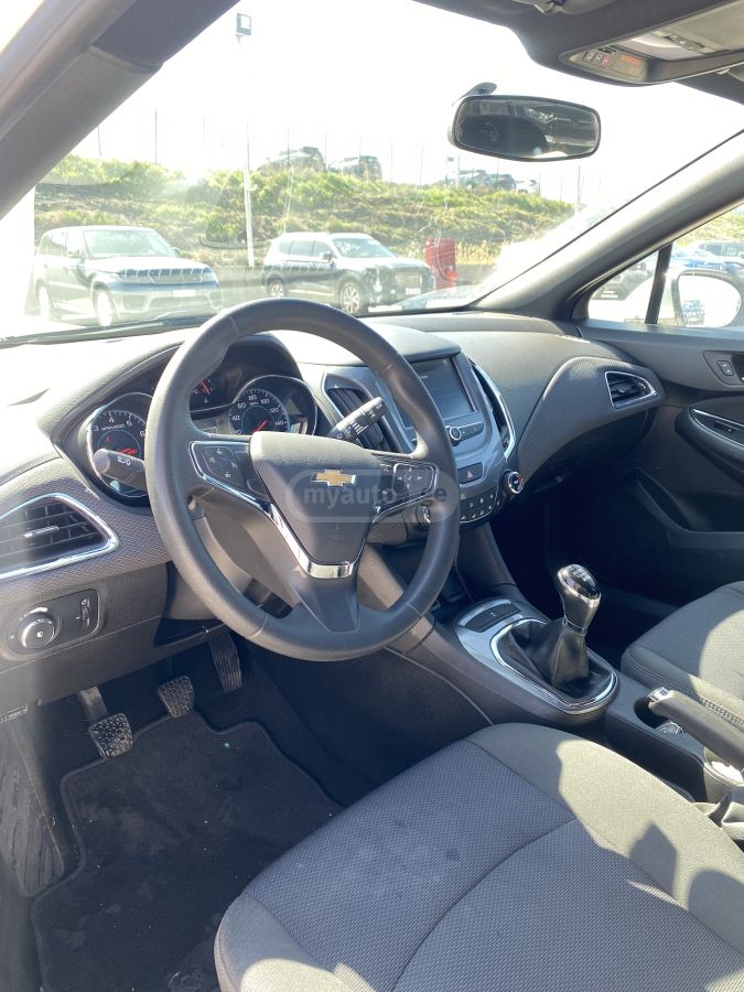 Chevrolet Cruze - фото 7