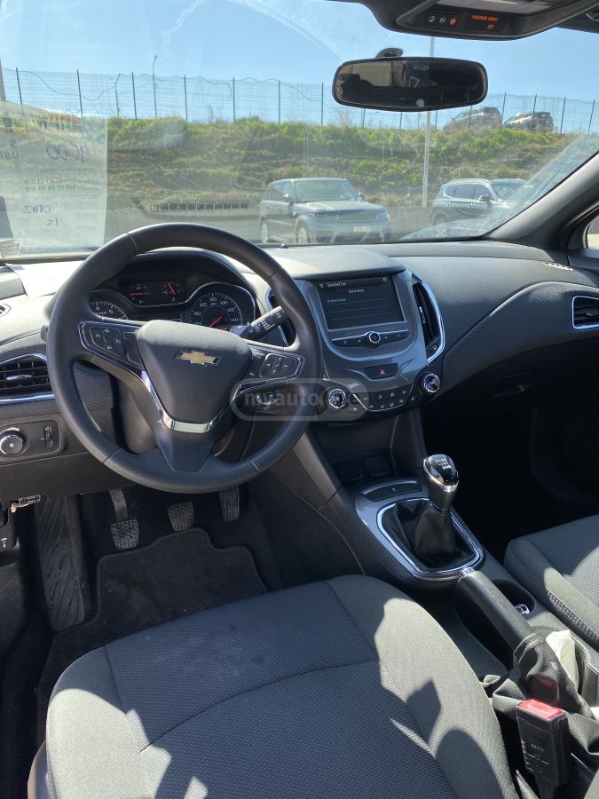 Chevrolet Cruze - фото 8