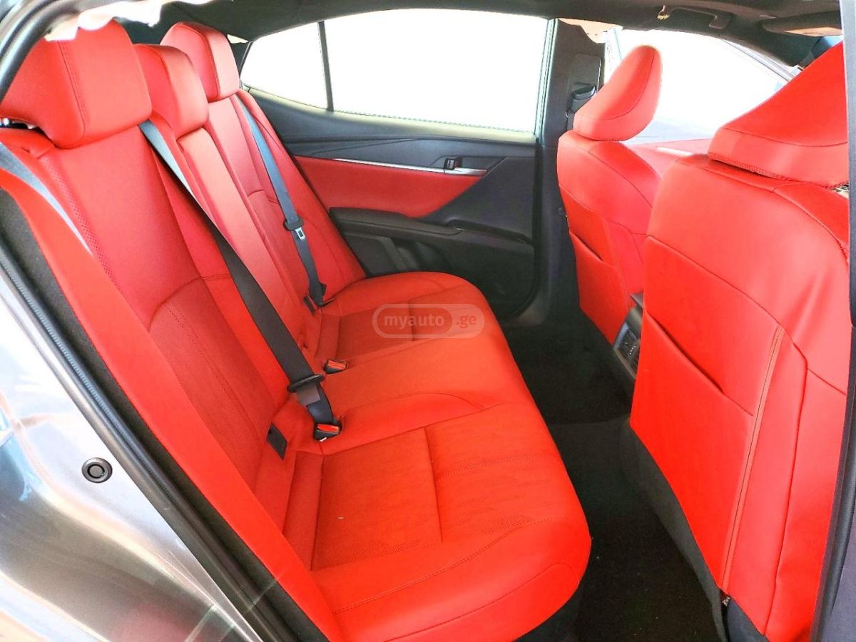 Toyota Camry - фото 6