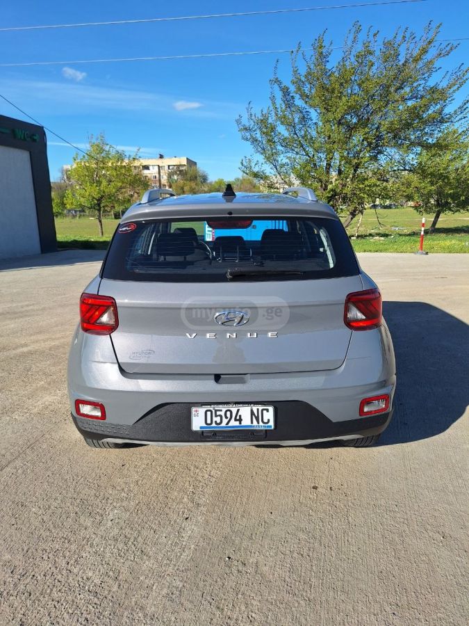 Hyundai venue - фото 3