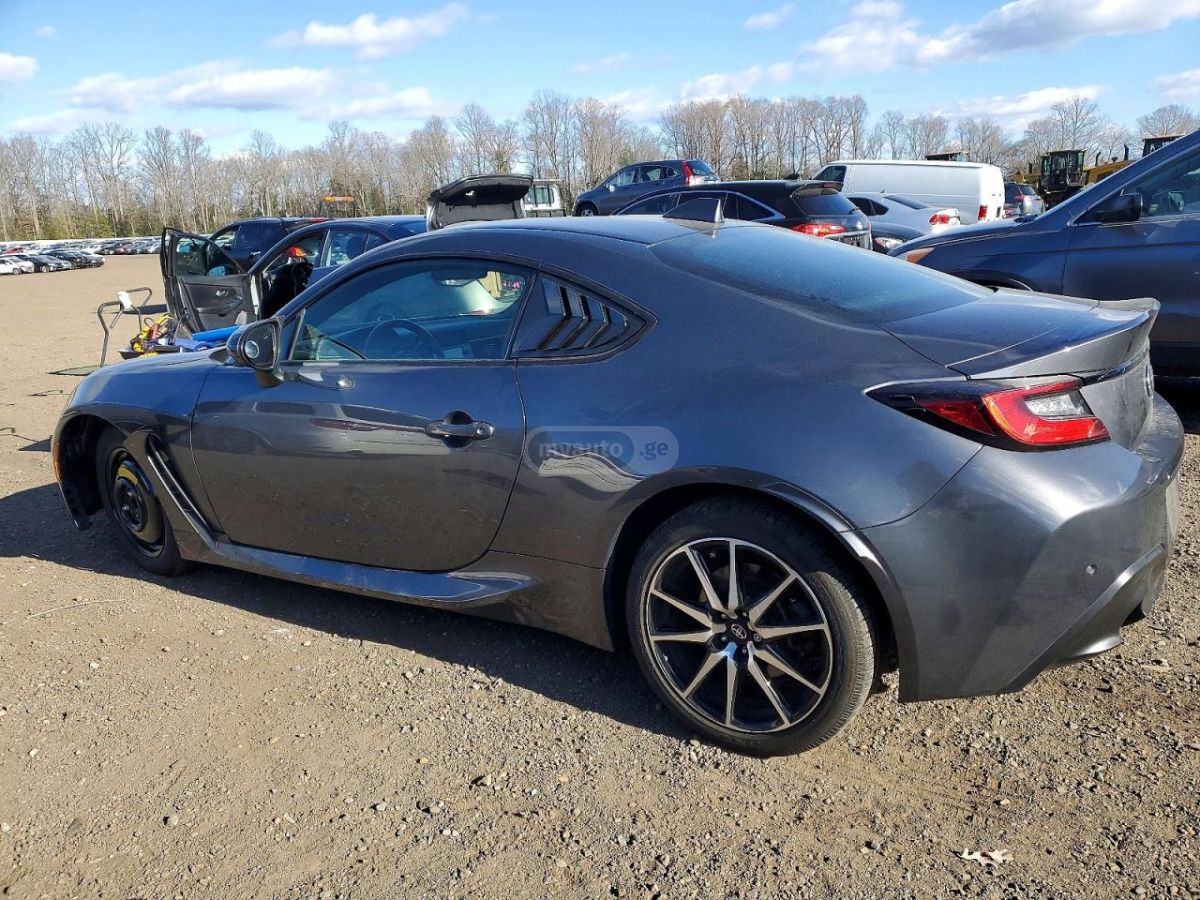 Toyota Progres - фото 2