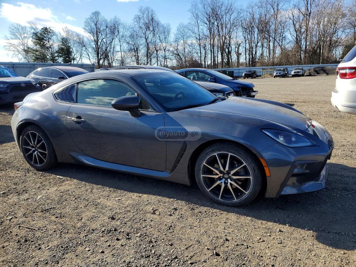 Toyota Progres - фото 4