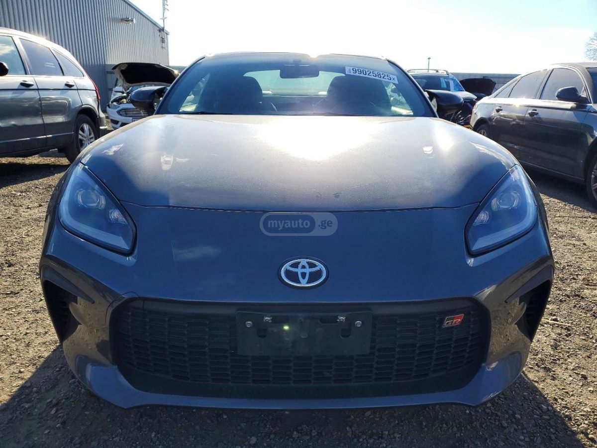 Toyota Progres - фото 5