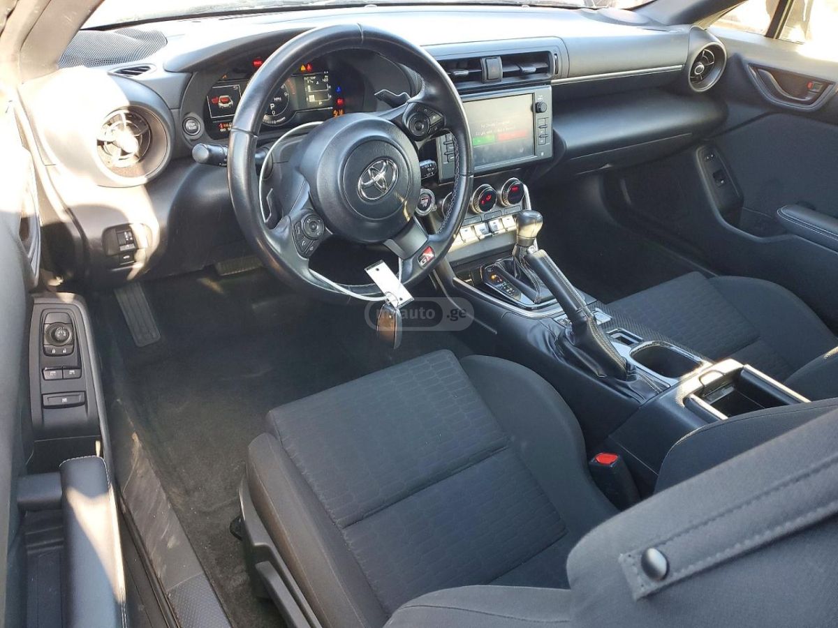 Toyota Progres - фото 8