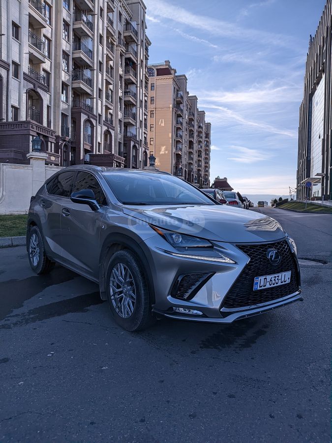 Lexus F SPORT 4dr All-Wheel Drive Au — миниатюра 1