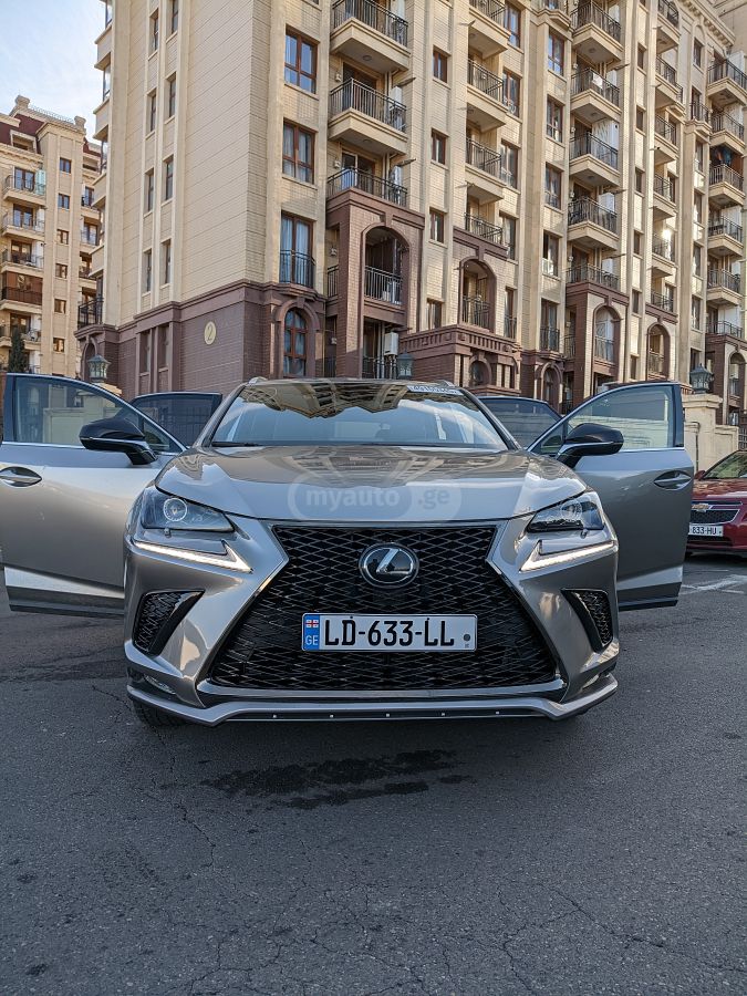 Lexus F SPORT 4dr All-Wheel Drive Au — миниатюра 12
