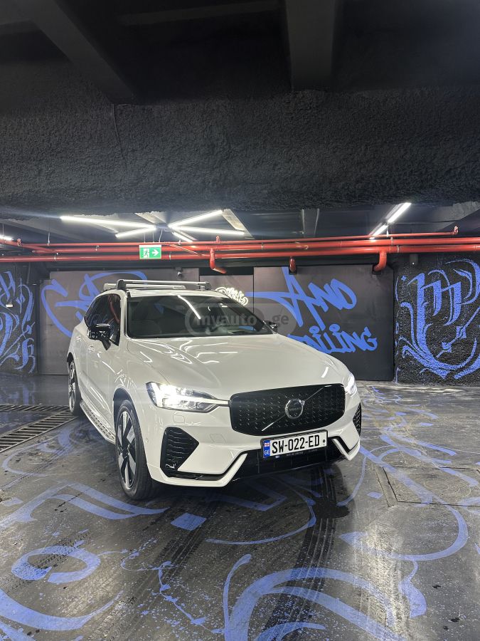 Volvo T8 Ultra Dark — миниатюра 1