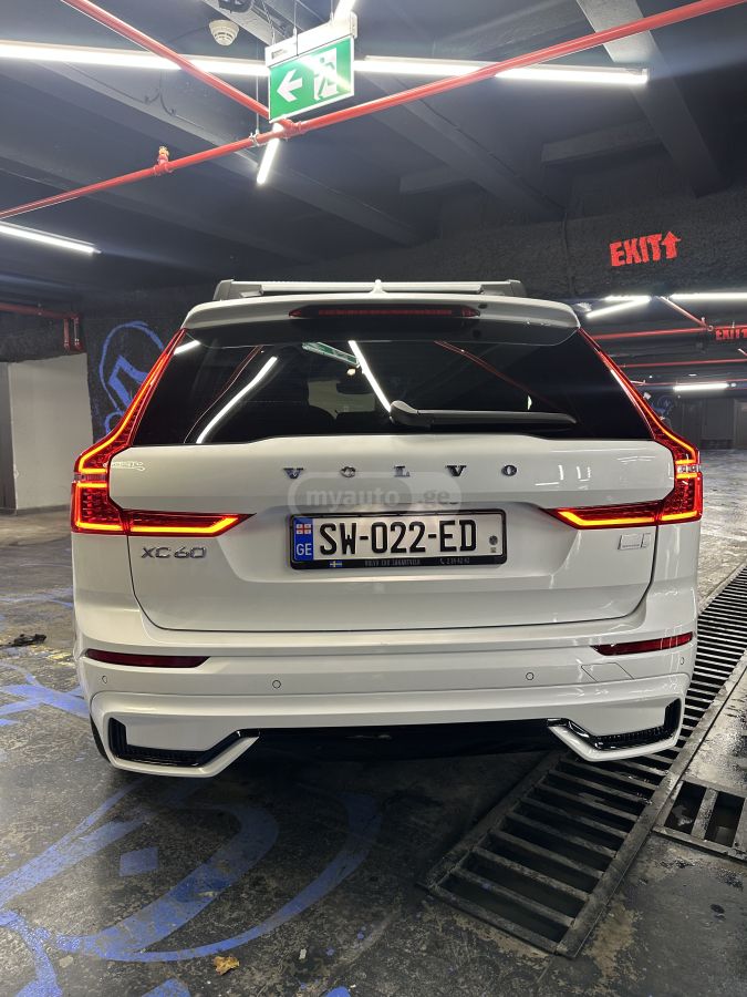 Volvo T8 Ultra Dark — миниатюра 4