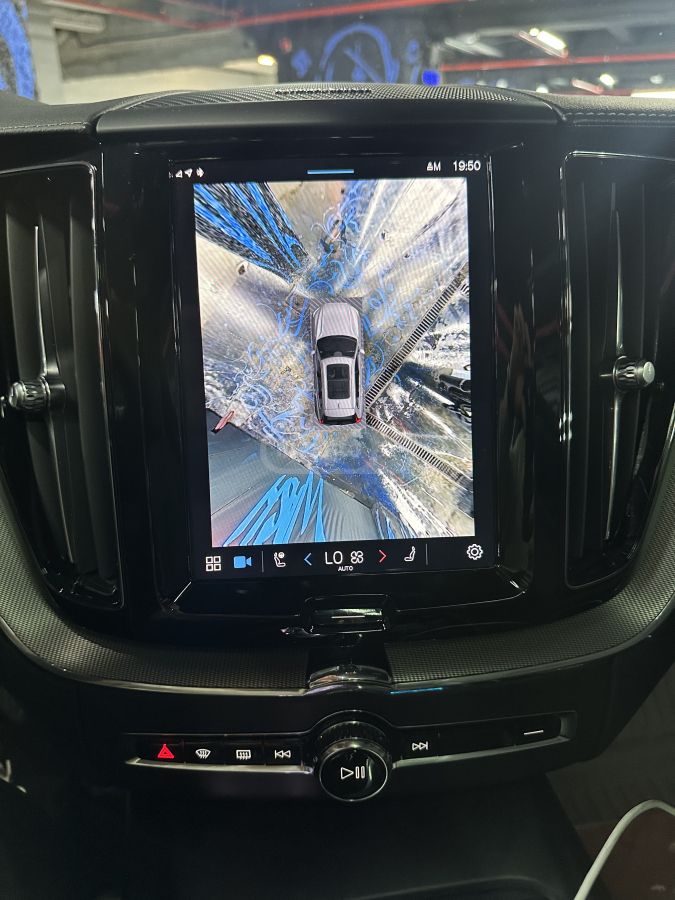 Volvo T8 Ultra Dark — миниатюра 6