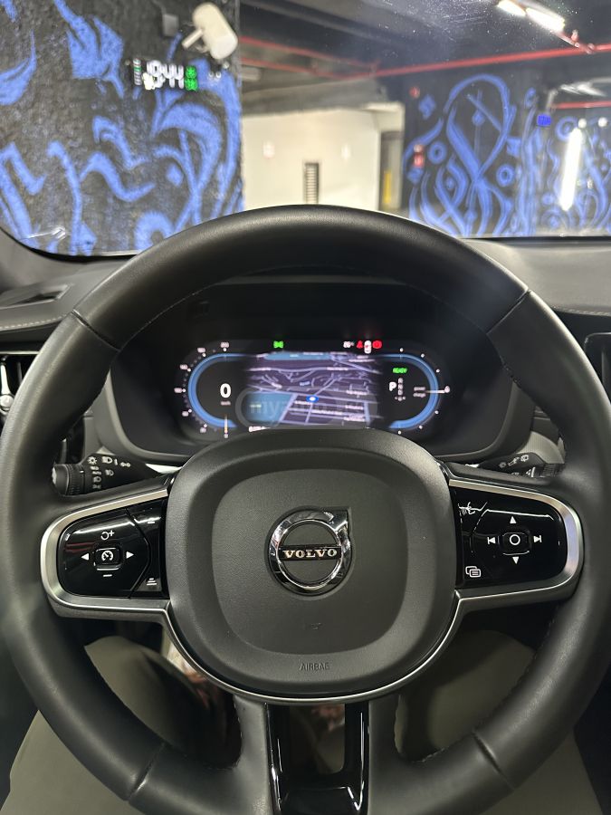 Volvo T8 Ultra Dark — миниатюра 7