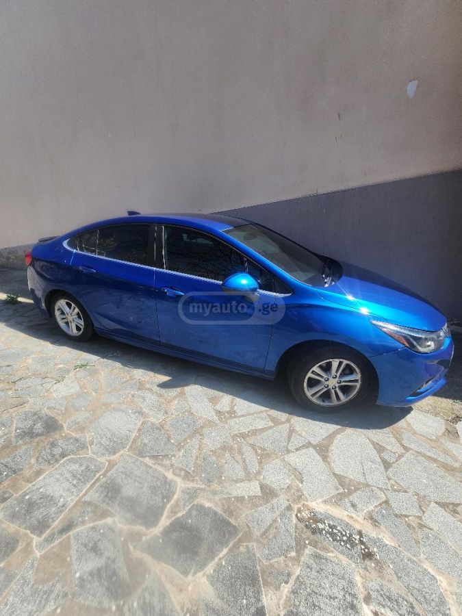 Chevrolet Cruze - фото 1