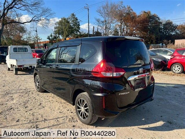 Honda Freed - фото 3