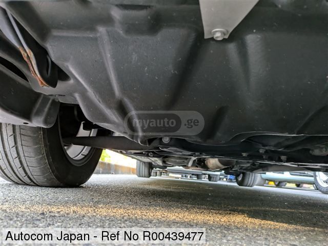 Toyota Isis - фото 12