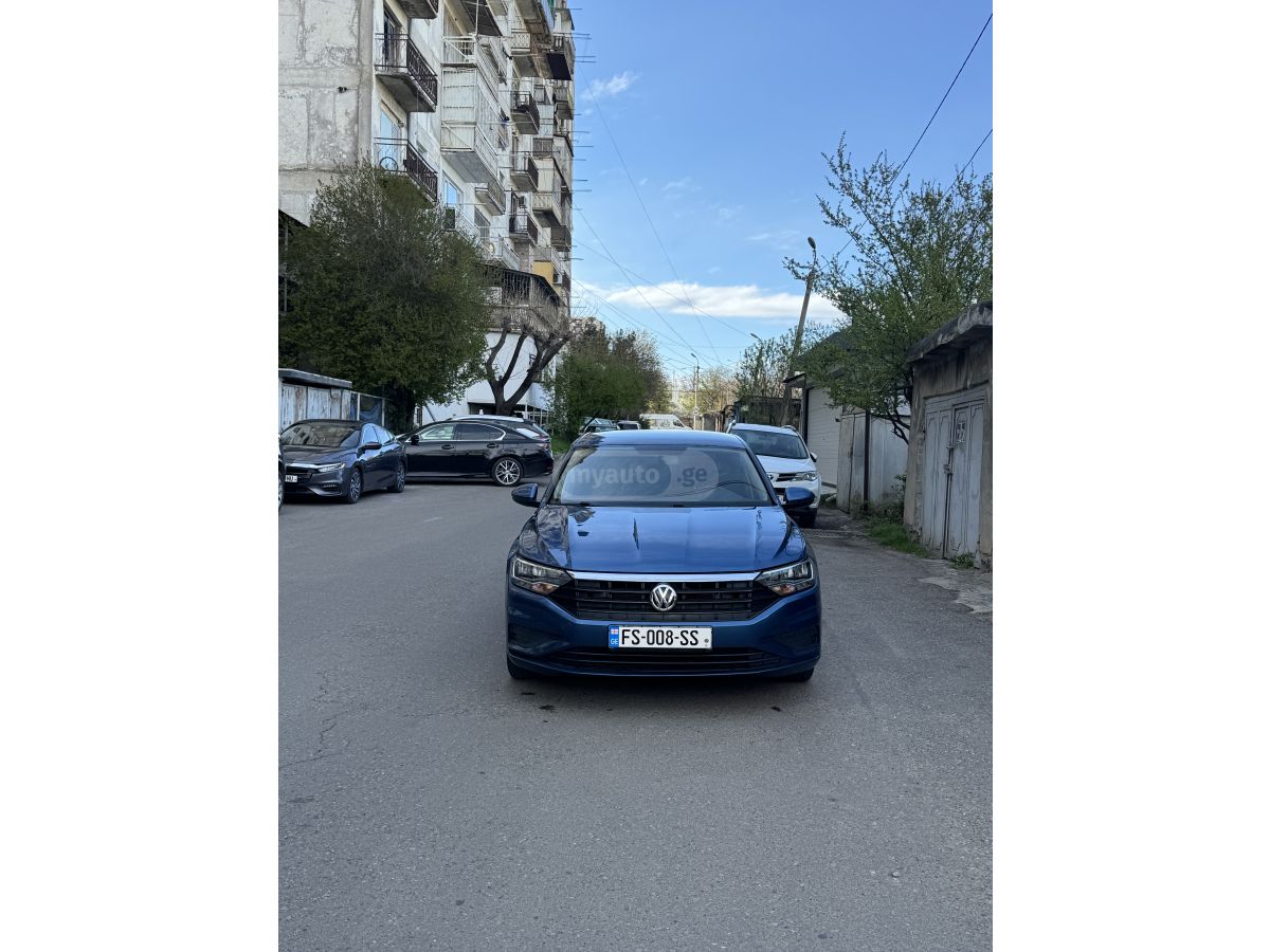 Volkswagen Jetta - фото 1