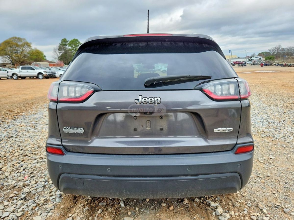 Jeep Cherokee - фото 6
