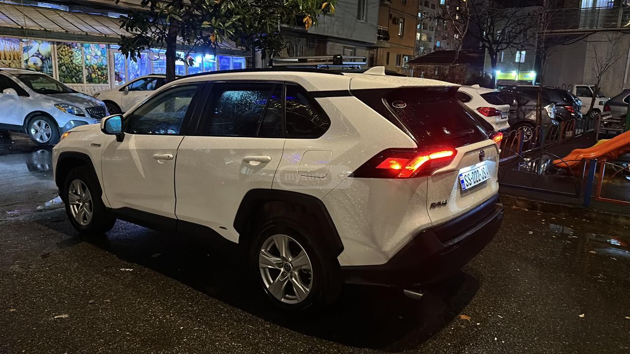 Toyota LE 4dr All-Wheel Drive Automat — миниатюра 1