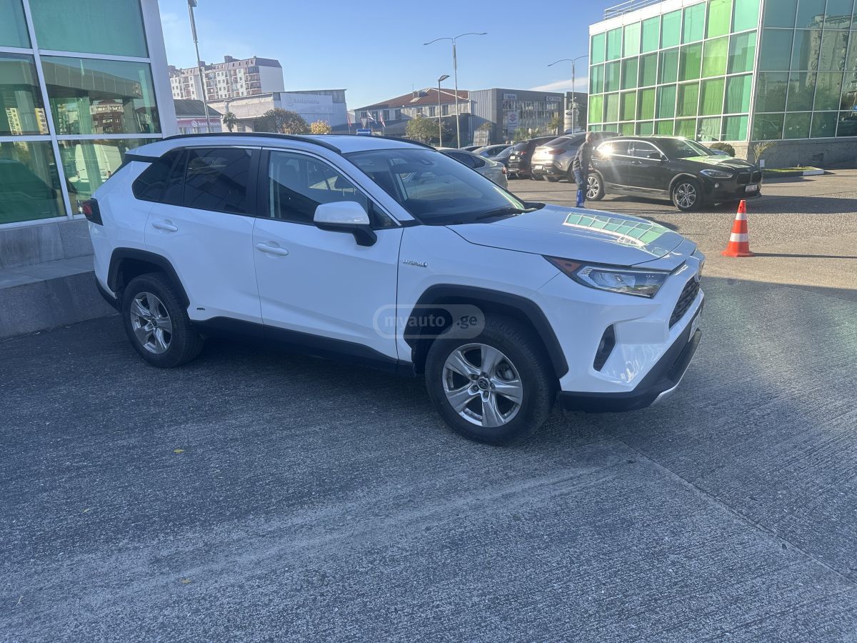 Toyota LE 4dr All-Wheel Drive Automat — миниатюра 4