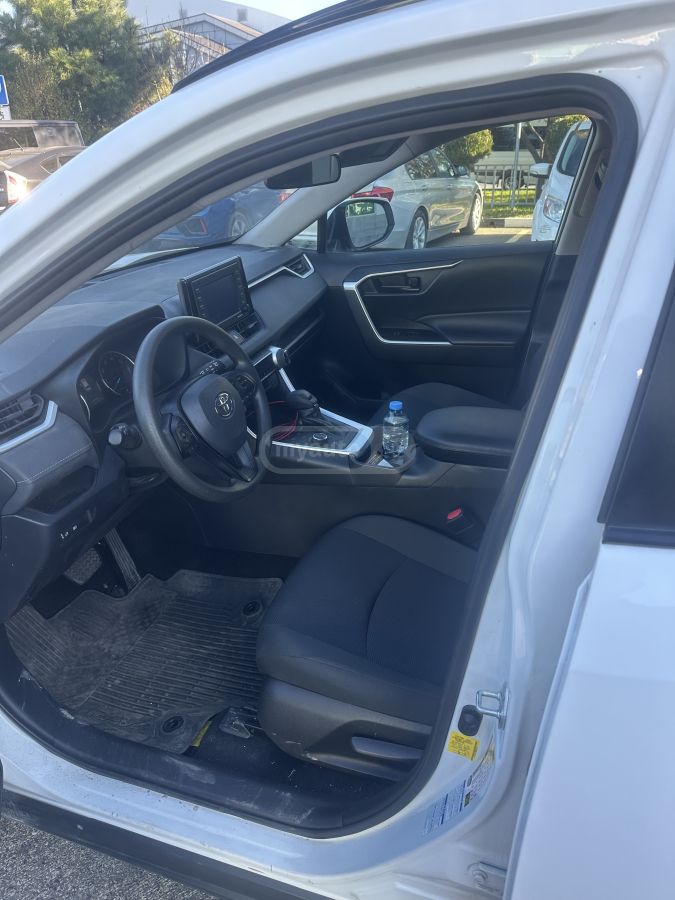 Toyota LE 4dr All-Wheel Drive Automat — миниатюра 9