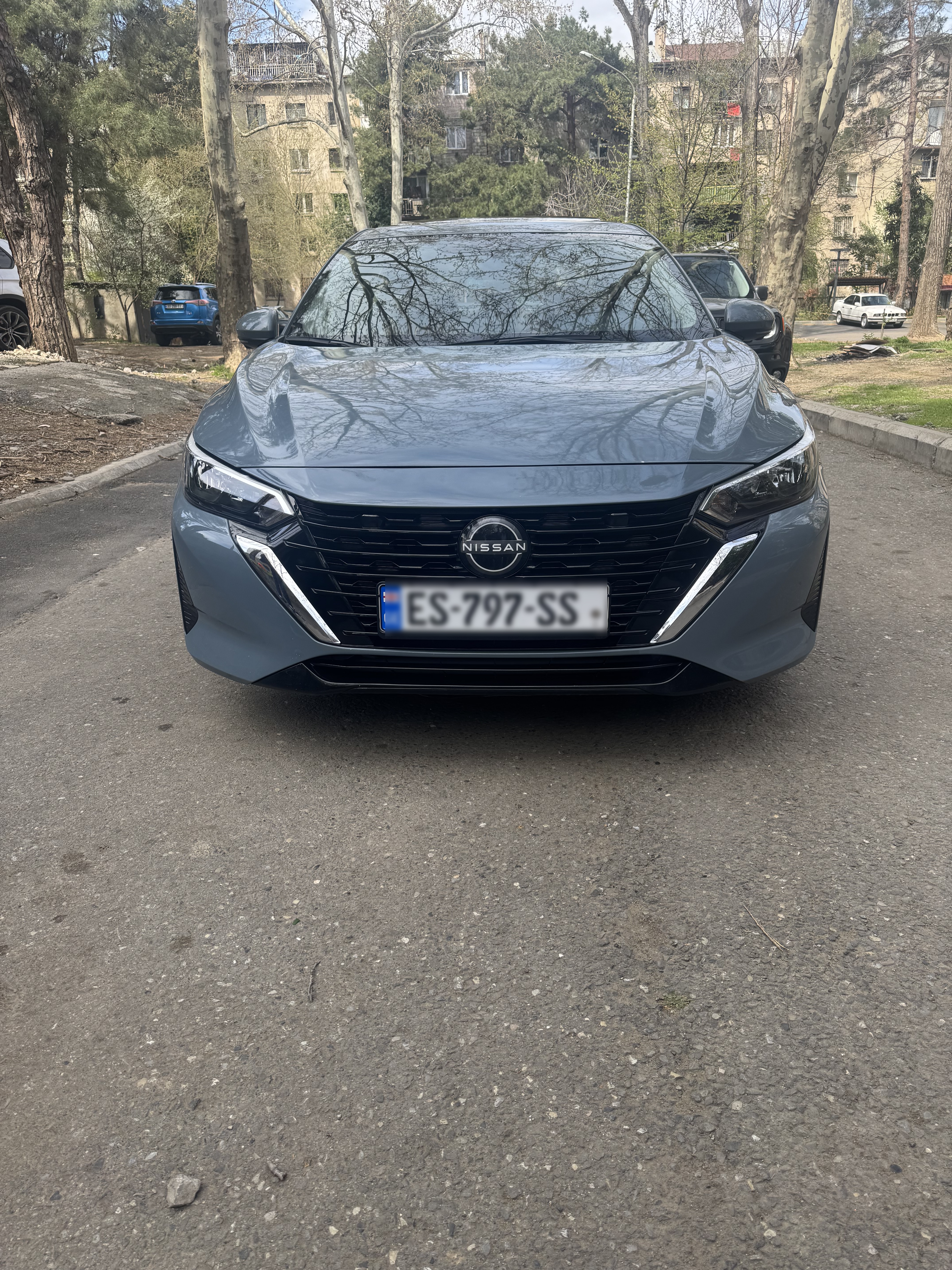 Nissan Sentra - фото 1