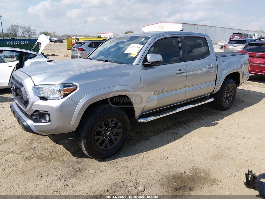Toyota Tacoma - фото 2