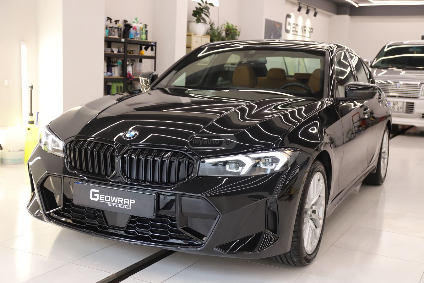 BMW 330 - фото 1