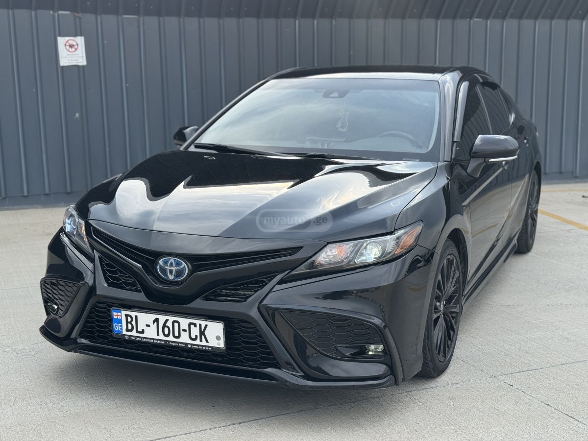 Toyota Camry - фото 3