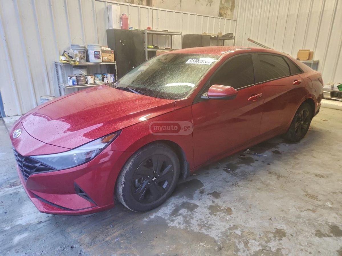 Hyundai Elantra - фото 1