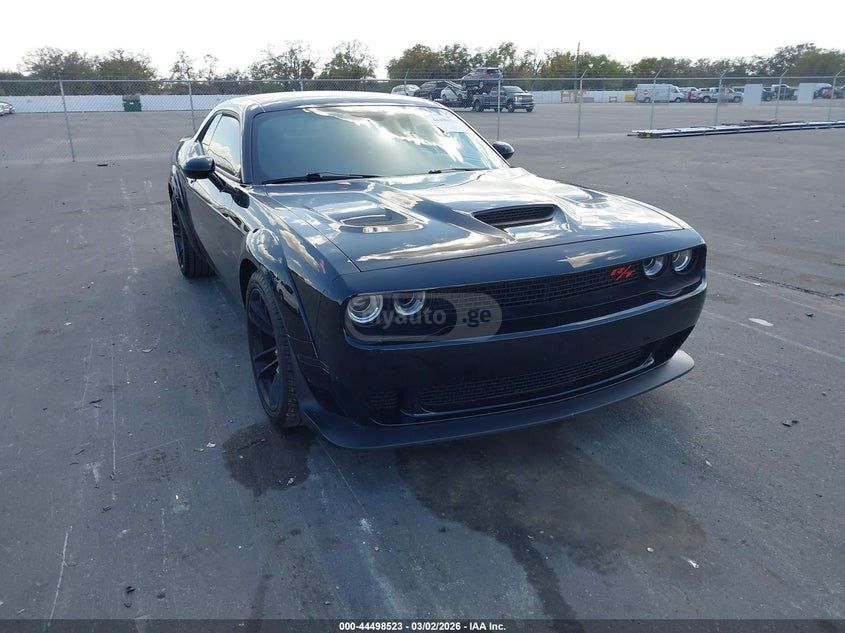 Dodge Challenger - фото 1