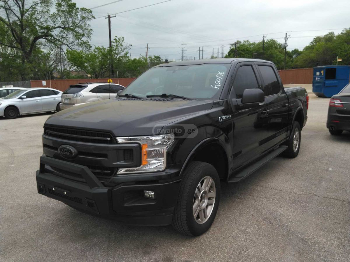 Ford F150 - фото 1