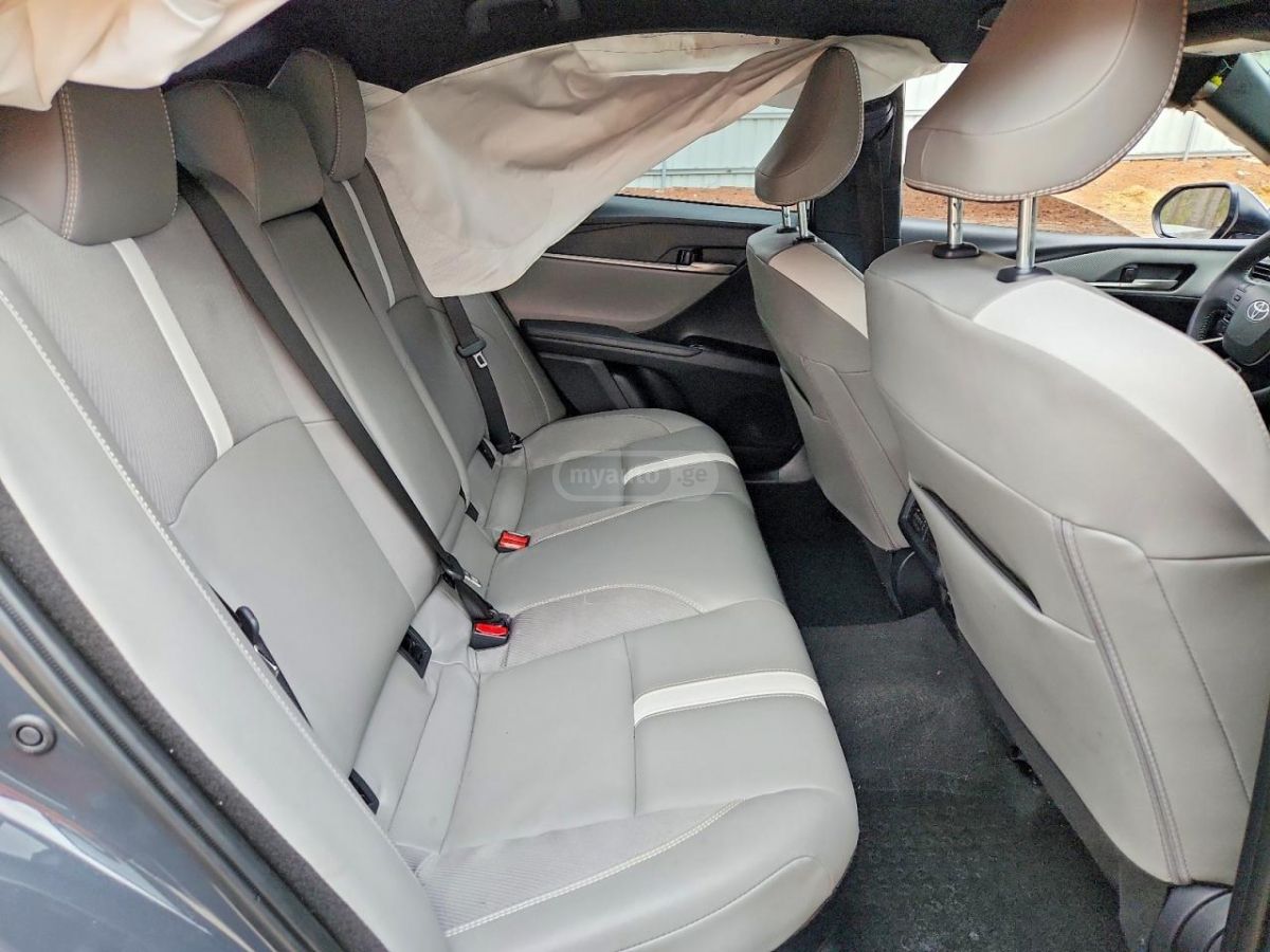 Toyota Camry 2025 — миниатюра 10