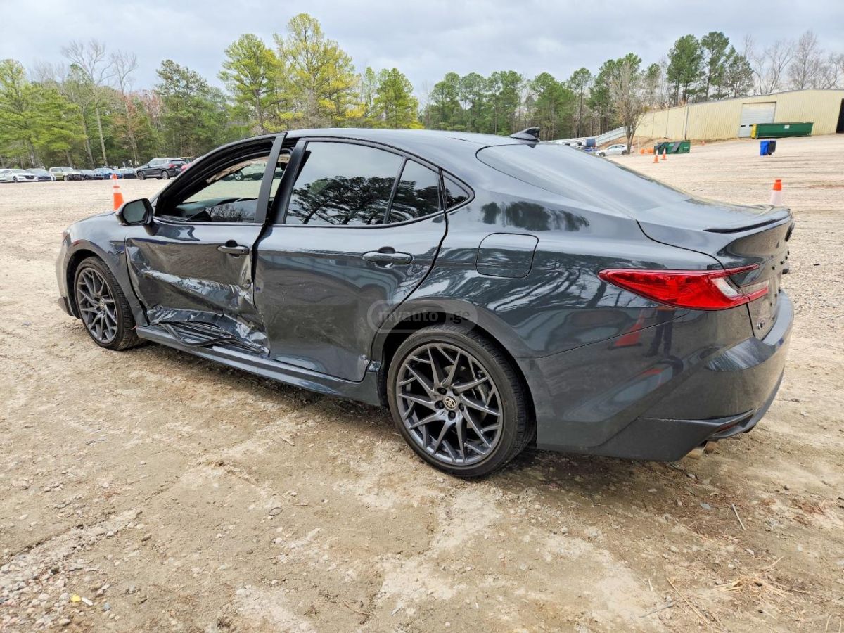 Toyota Camry 2025 — миниатюра 3