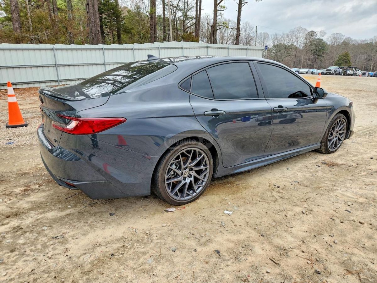 Toyota Camry 2025 — миниатюра 4