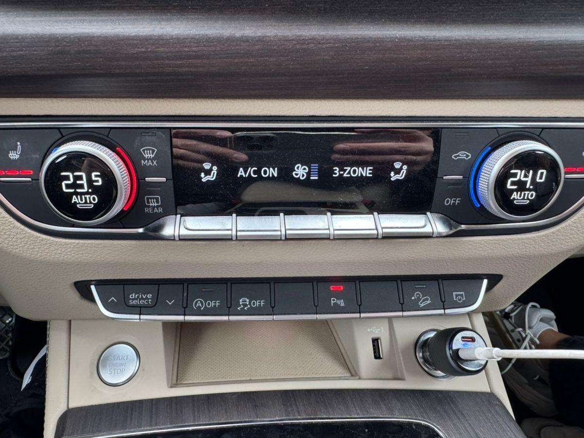 Audi Q5 - фото 7