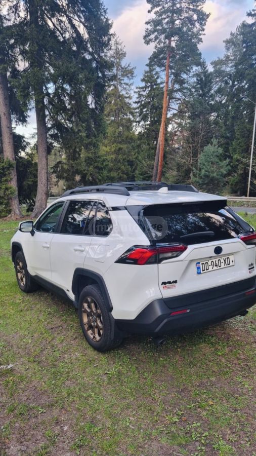 Toyota Rav 4 - фото 5