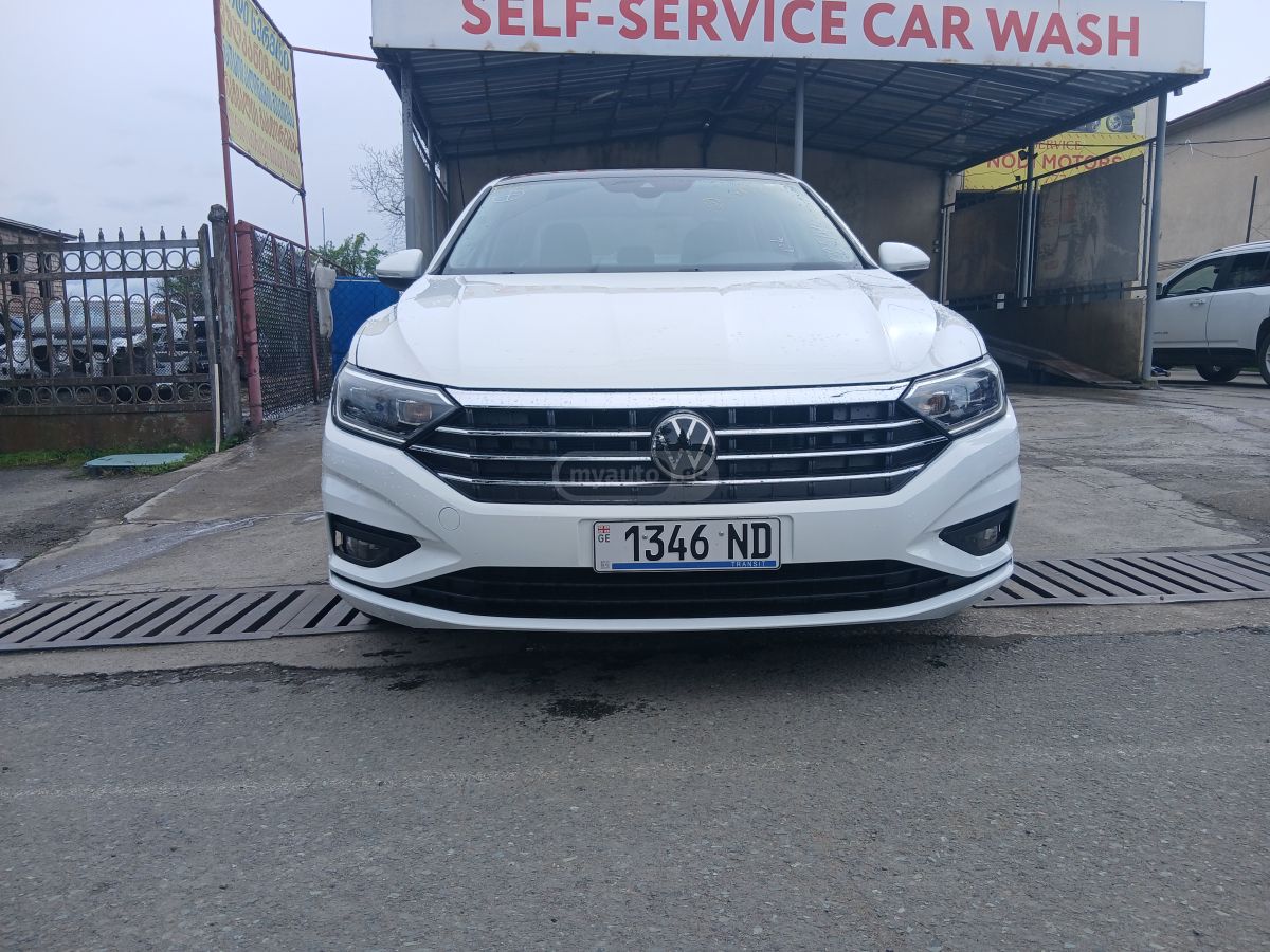 Volkswagen Jetta - фото 1